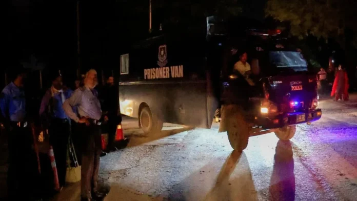 Imran Khan returns to jail under tight security
